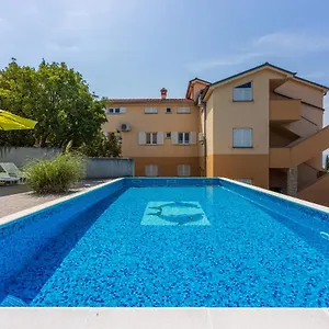 Jaric Apartment